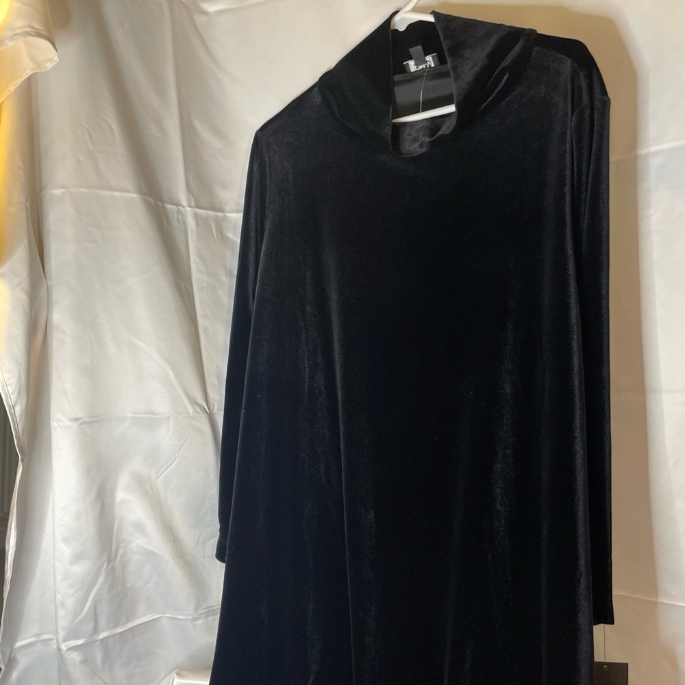 Jones New York Signature Black Velvet Dress Size 16